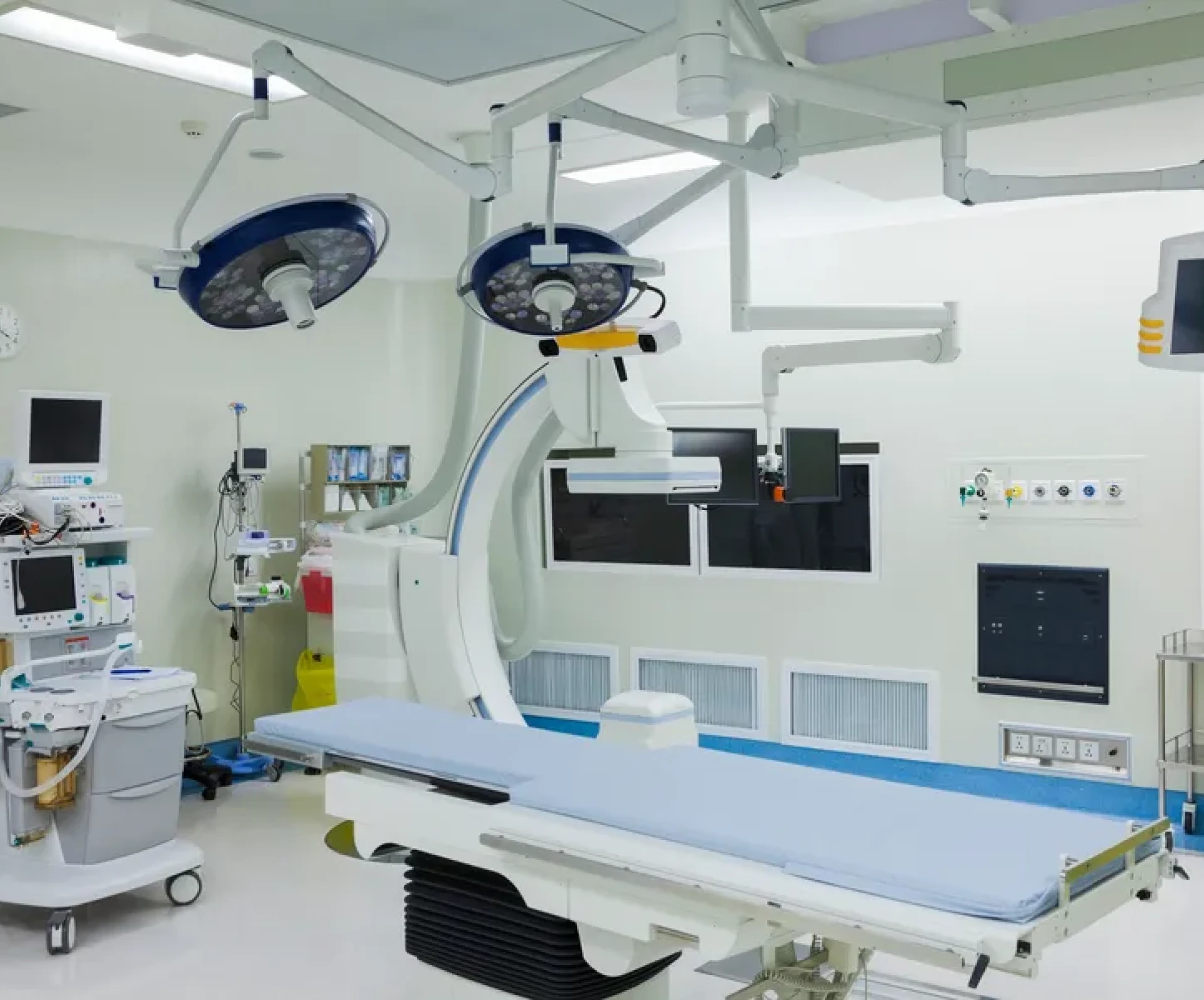 Hospital operating theater setup with machines